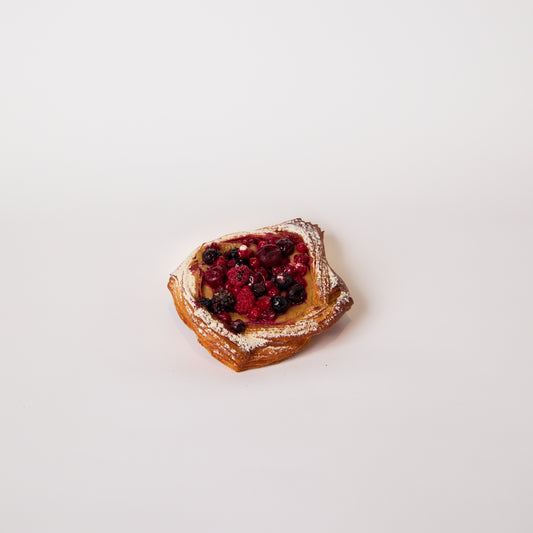 Danish s vanilkovým krémem a ovocem